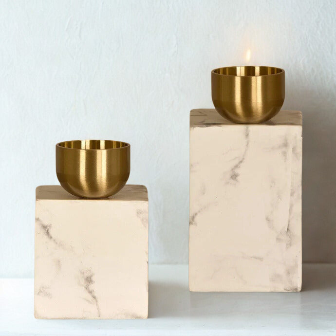 TEALIGHT HOLDER ON BASE