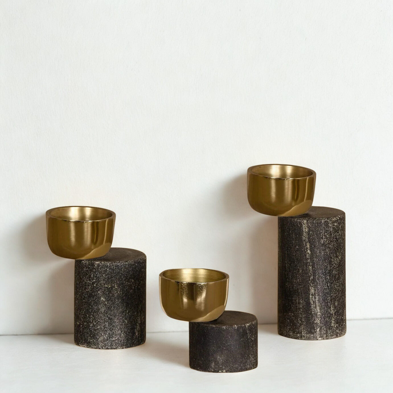 CANDLE HOLDER SET